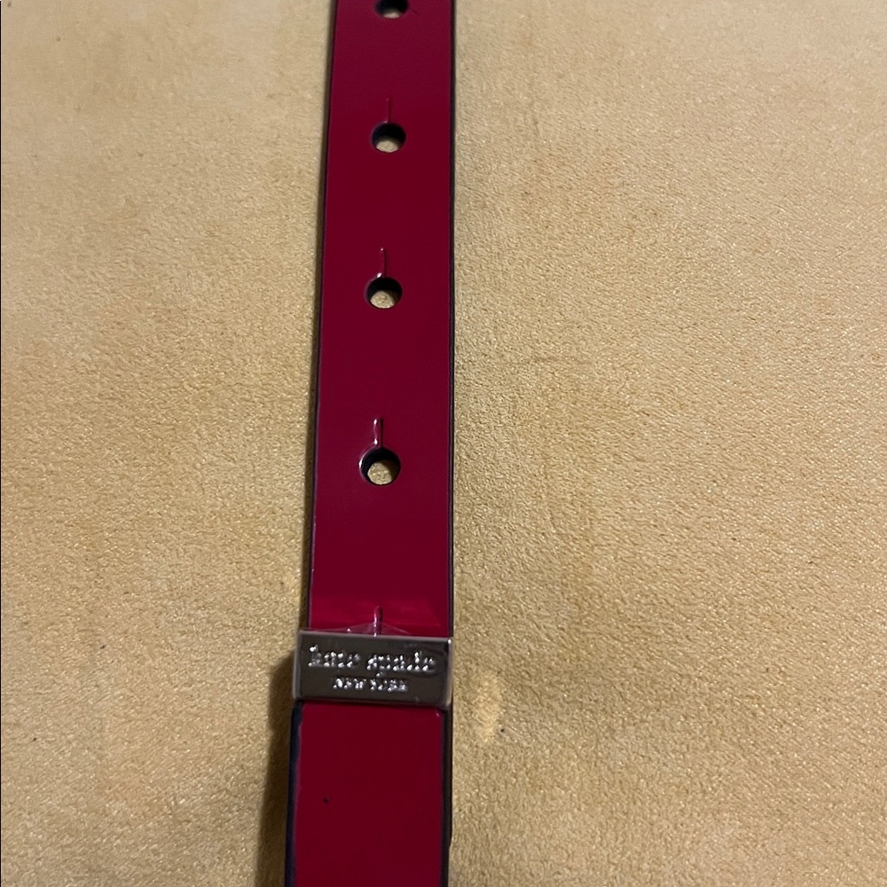 NWT kate spade new york
Women's Patent Leather Bow Belt
Sz M: 31"; - Picture 6 of 8